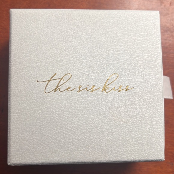 Gold name necklace - Picture 2 of 2